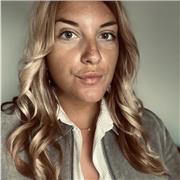 Professeur particulier qui donne des cours de droit en général : droit civil (personnes, biens), commercial, régimes matrimoniaux…